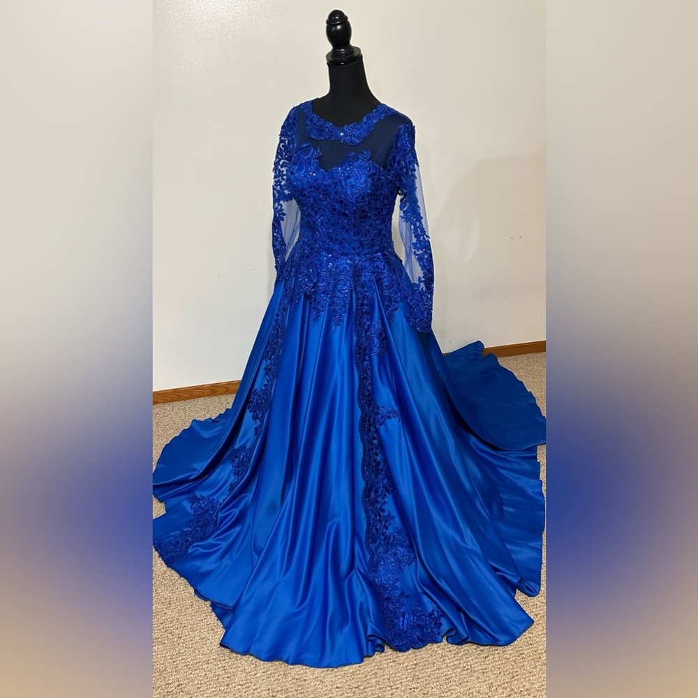 Custom made dress. Quinceañera Ballgown